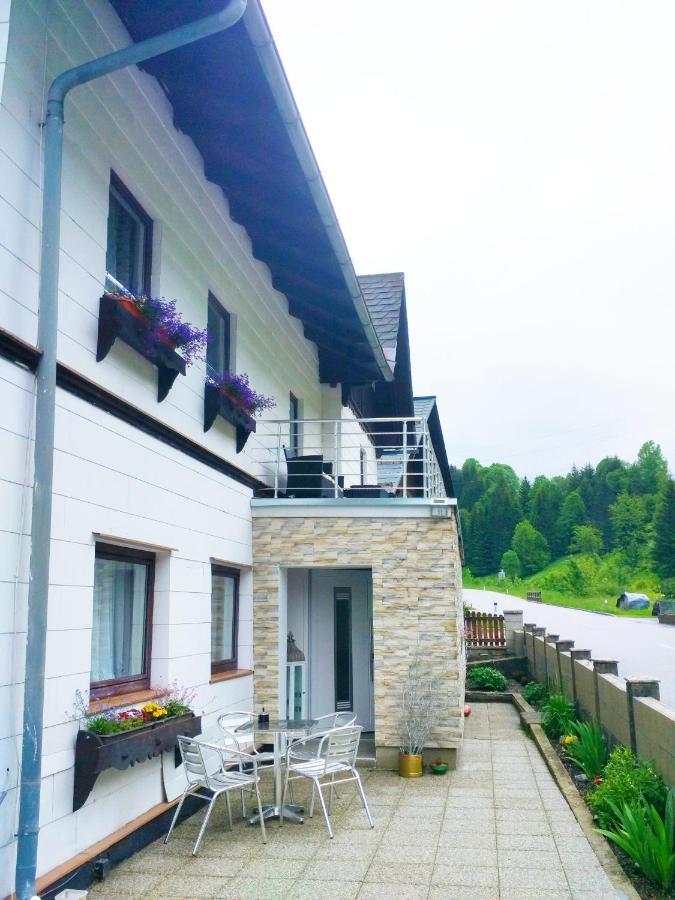Vila Fortuna Romantik Appartamento Lackenhof Esterno foto