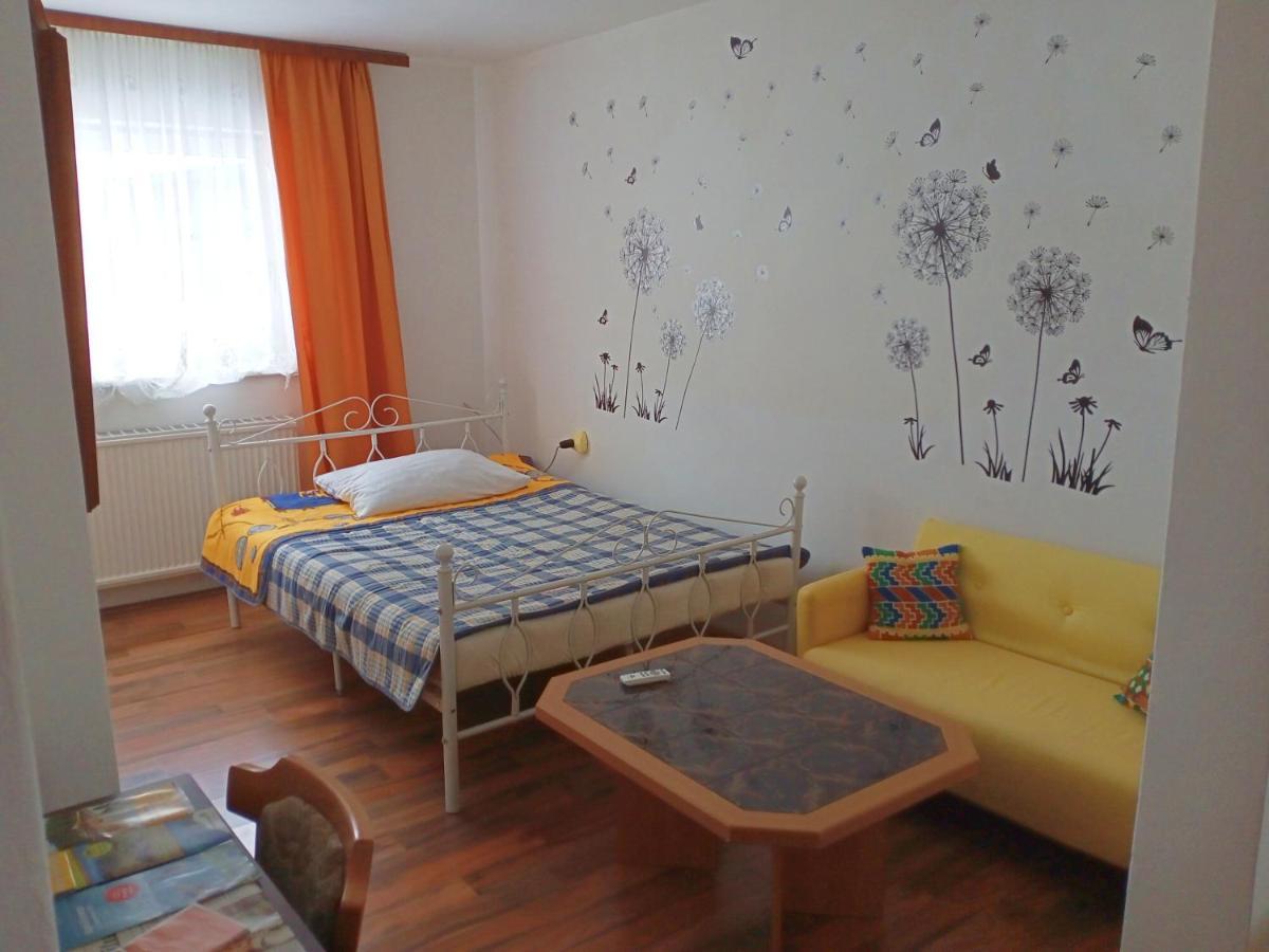 Vila Fortuna Romantik Appartamento Lackenhof Esterno foto